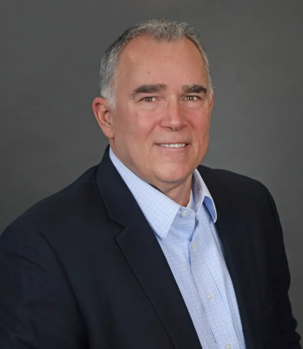 Tom  Bates Headshot