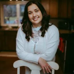 Angela Tourville Headshot