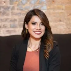 Alma Frayre Headshot