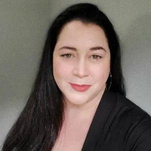 Yolanda Hidalgo Headshot