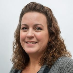 Annette Bagwell Headshot