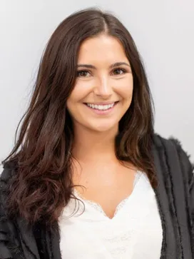 Elizabeth Simkins Headshot